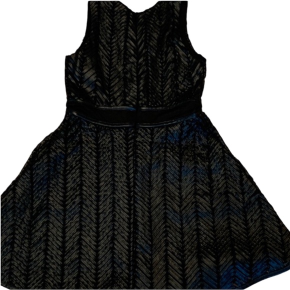 Girls black dress - Picture 3 of 5